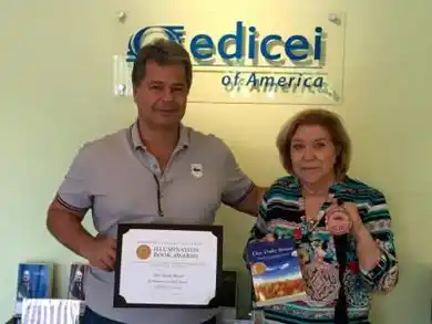 FEB recebe medalha por livro Pão Nosso em Miami