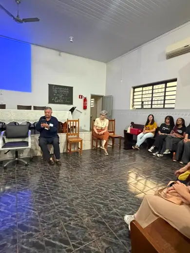 Instruir e amar: caminhando lado a lado | Dourados